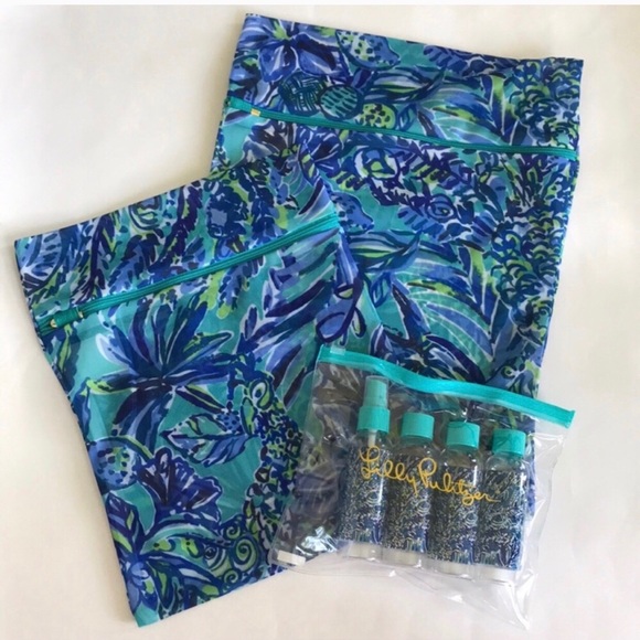 Lilly Pulitzer Handbags - Lilly Pulitzer GWP Lingerie Bags in Bennet Blue